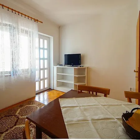 Lina Apartman *